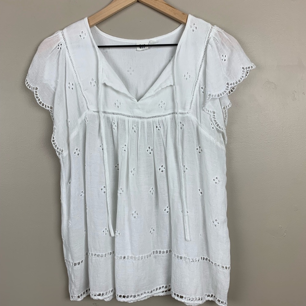 Gap blouse with flutter sleeves